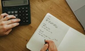 Pendekatan Laba-Rugi dan Neraca